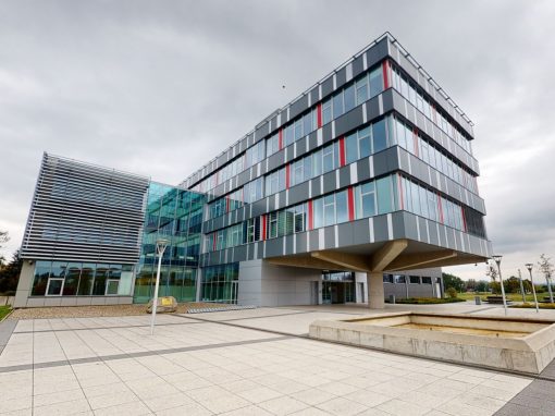 UK, Farmaceutická fakulta v Hradci Králové, Zborovská